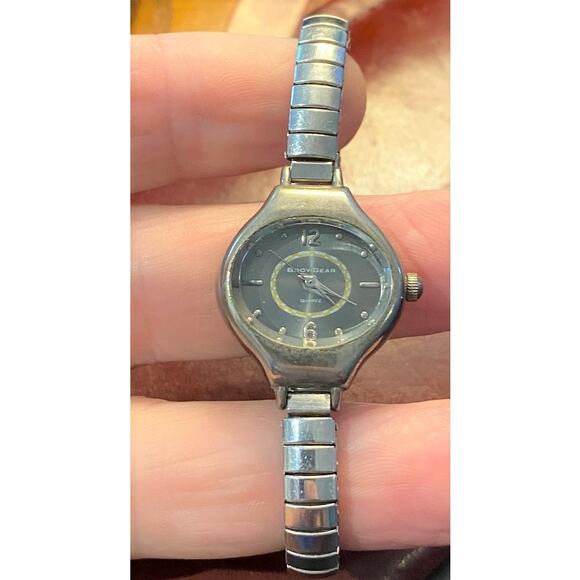 VTG Women's 25mm Siver Tone Body Gear Watch, Expansion Band - Picture 1 of 3